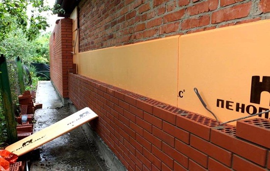 Утепление кирпичной стены пеноплексом снаружи – технология монтажа